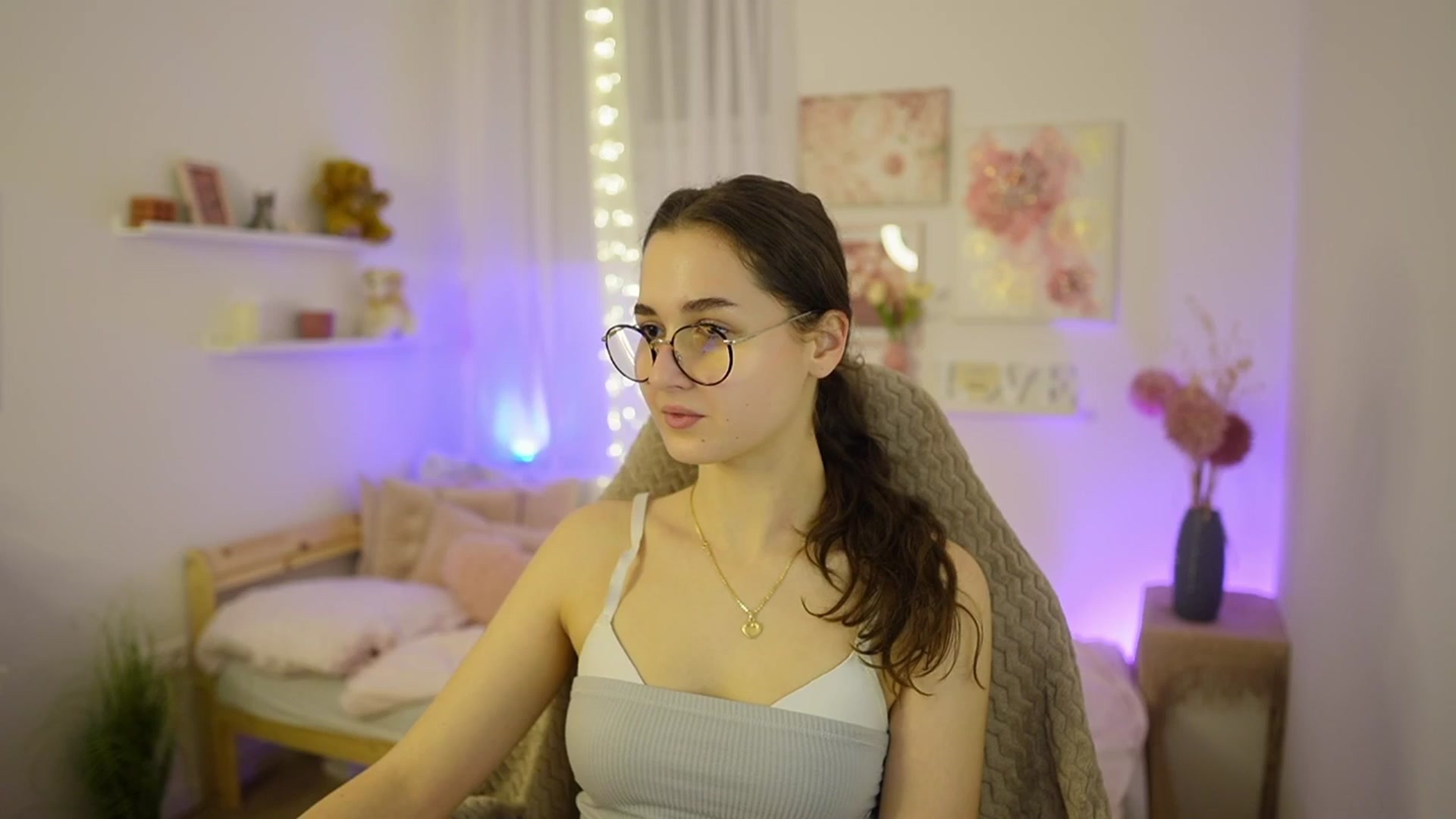 Gallery image thumbnail from Anita_Grey_'s myfreecams stream on, 03/04/2026, 20:37 image 2 of 20