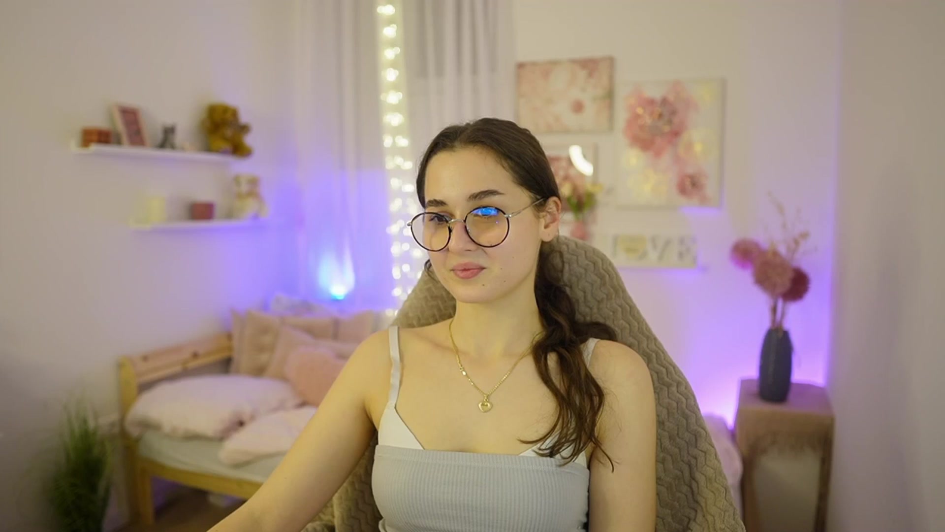 Gallery image thumbnail from Anita_Grey_'s myfreecams stream on, 03/04/2026, 20:37 image 20 of 20