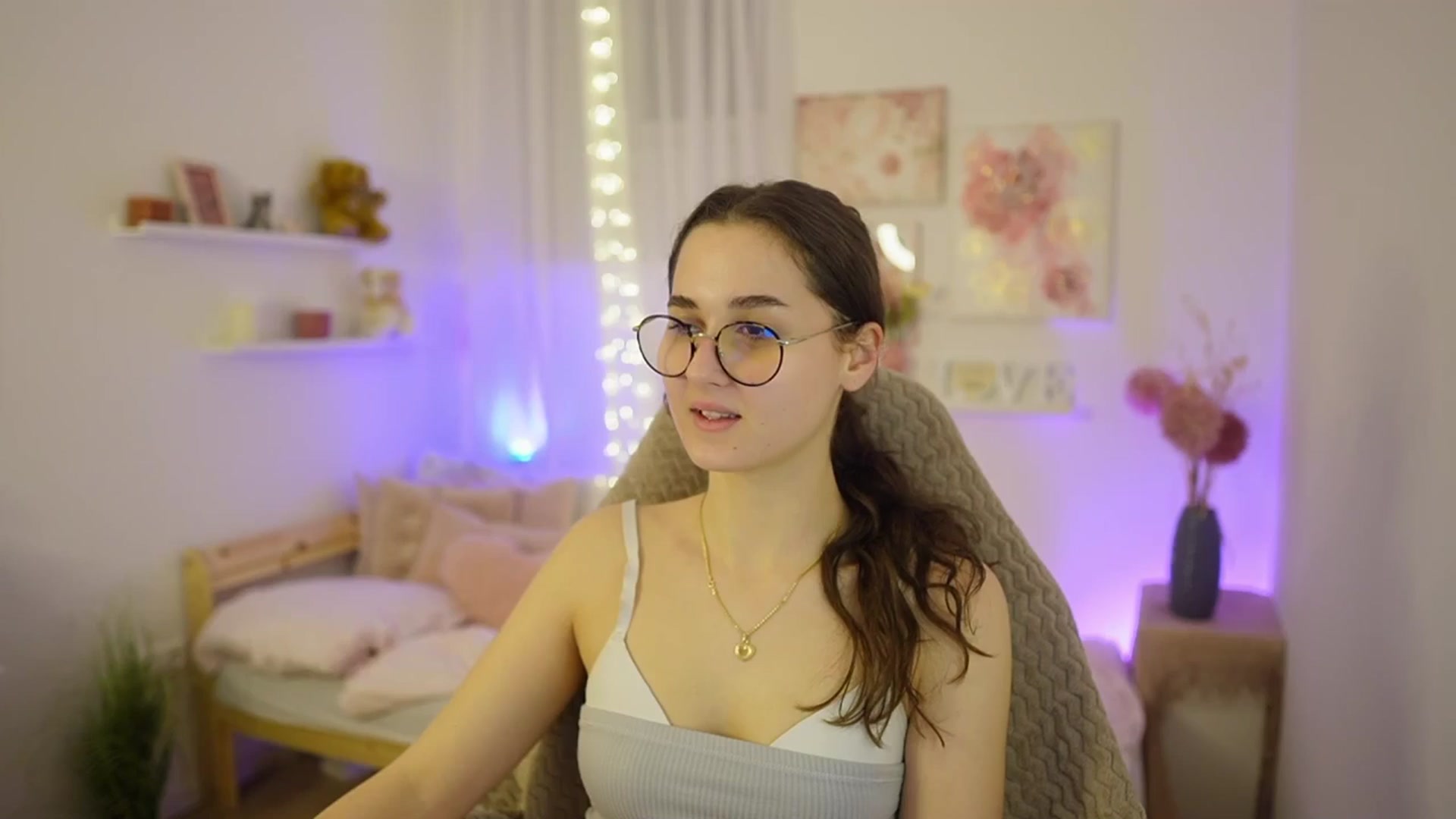 Gallery image thumbnail from Anita_Grey_'s myfreecams stream on, 03/04/2026, 20:37 image 12 of 20