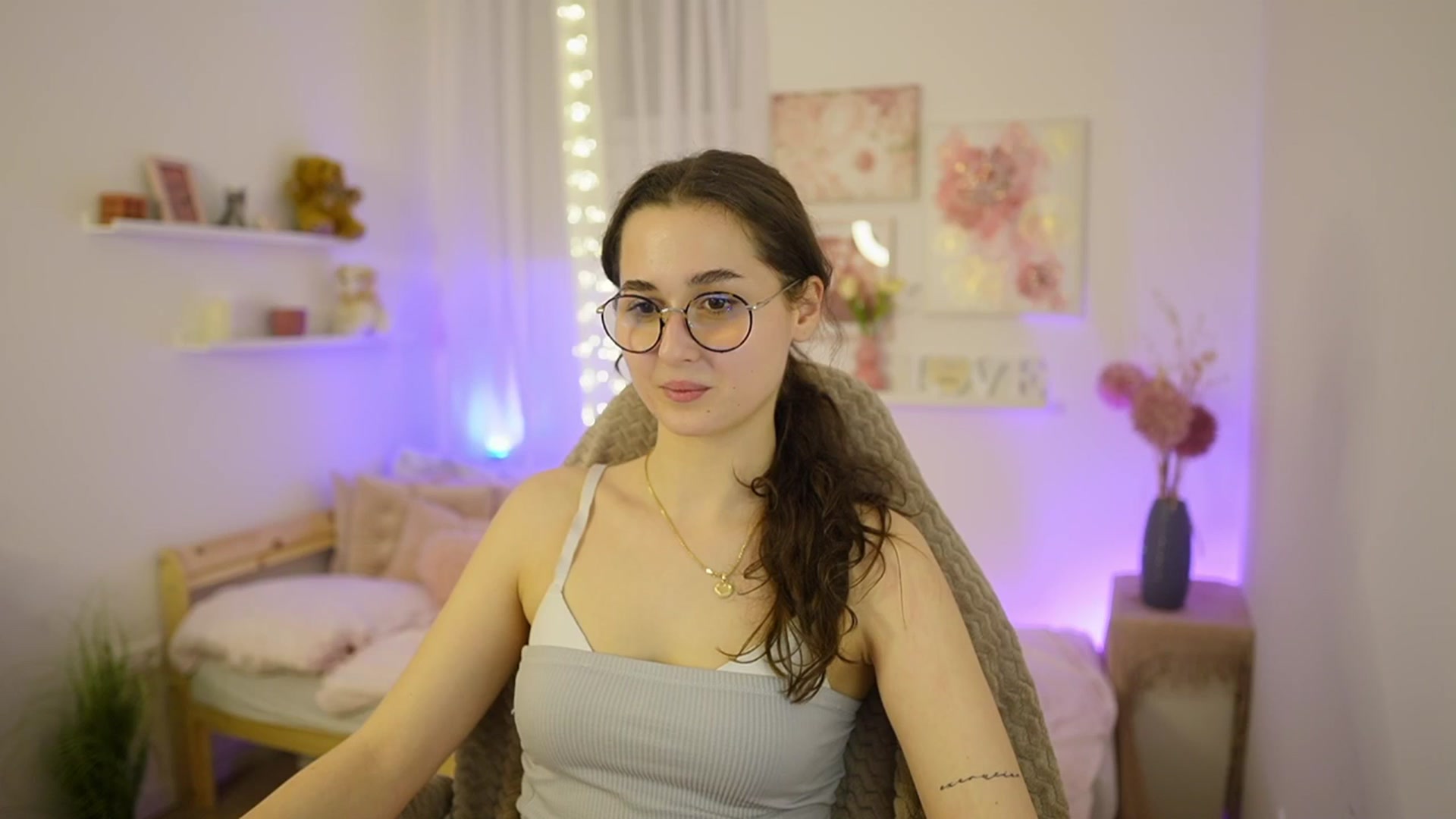 Gallery image thumbnail from Anita_Grey_'s myfreecams stream on, 03/05/2026, 24:07 image 4 of 20