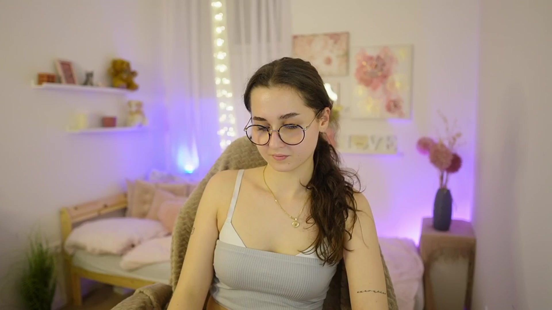 Gallery image thumbnail from Anita_Grey_'s myfreecams stream on, 03/05/2026, 24:07 image 3 of 20