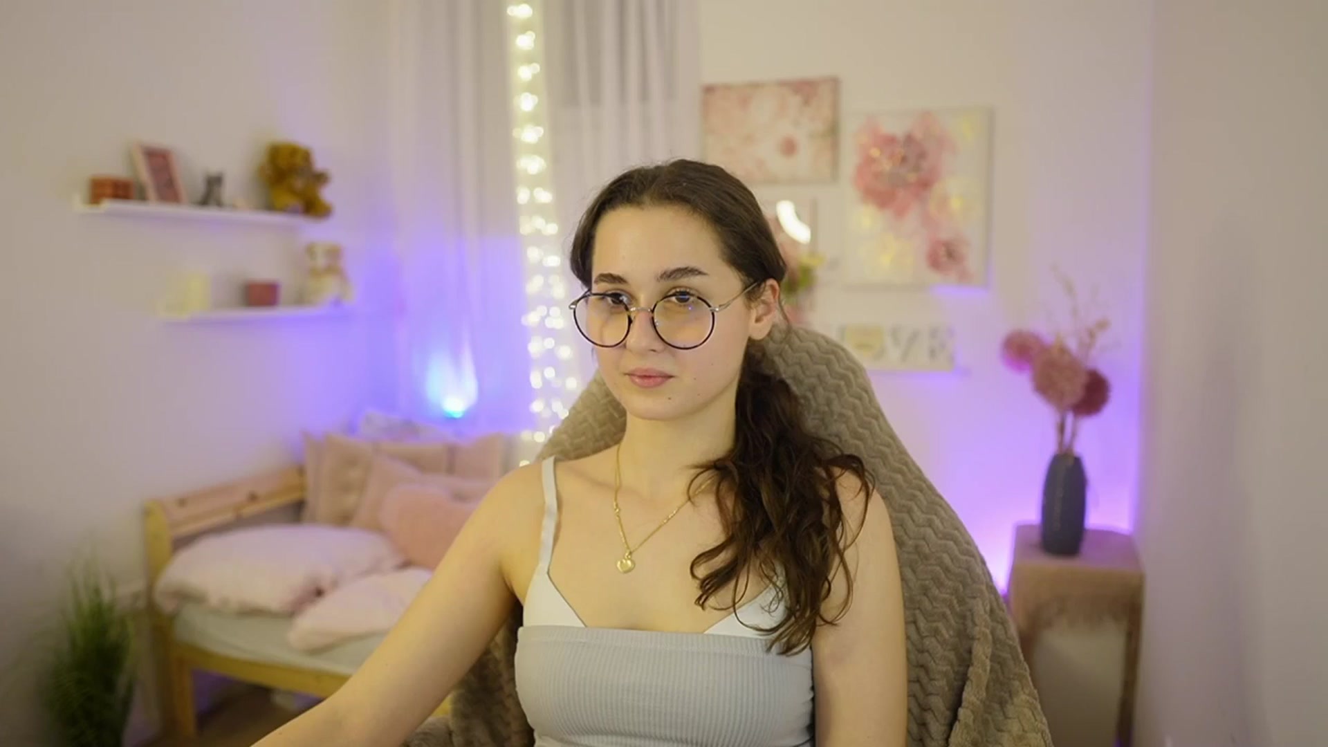 Gallery image thumbnail from Anita_Grey_'s myfreecams stream on, 03/05/2026, 24:07 image 15 of 20