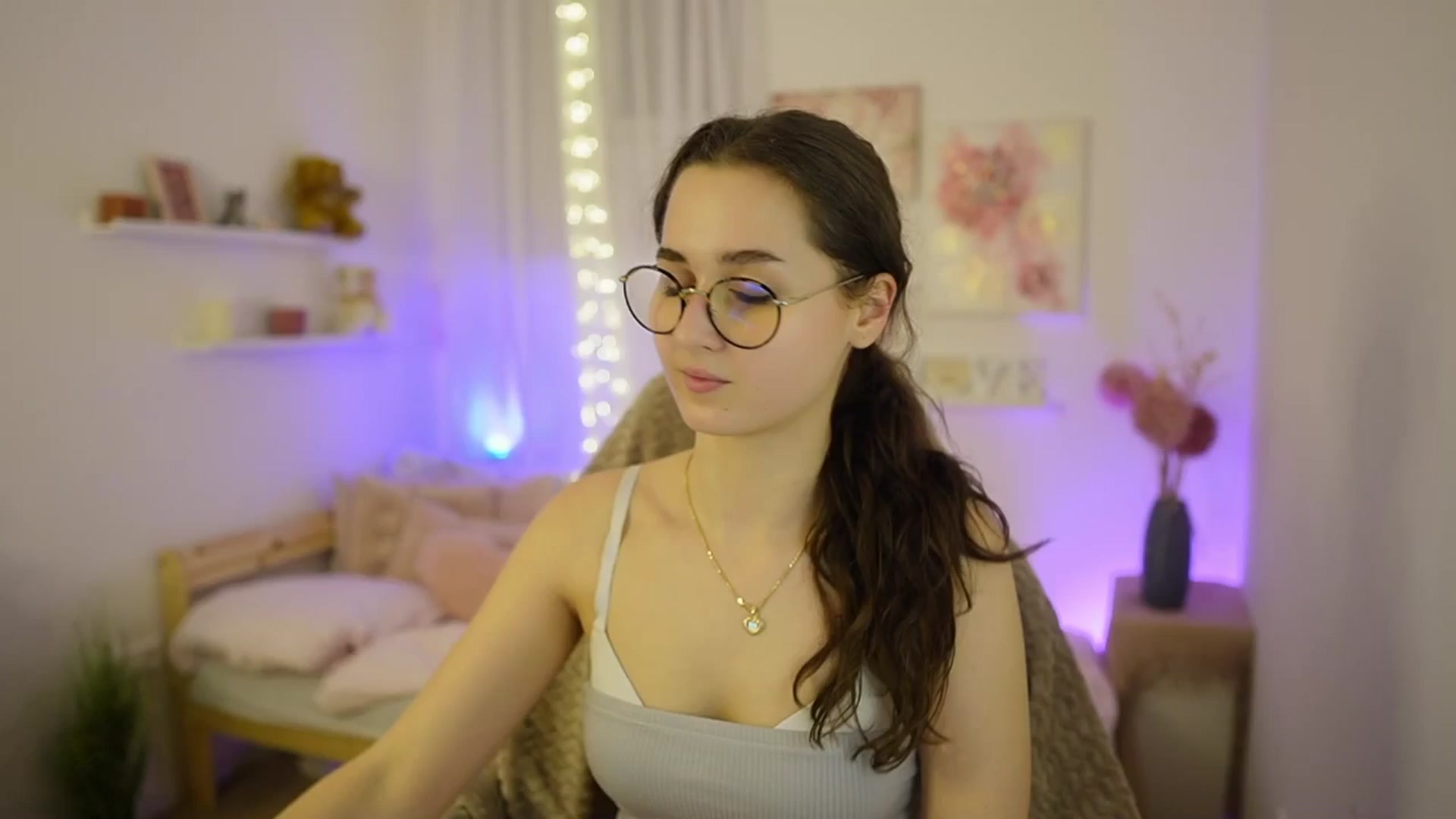 Gallery image thumbnail from Anita_Grey_'s myfreecams stream on, 03/05/2026, 24:07 image 12 of 20