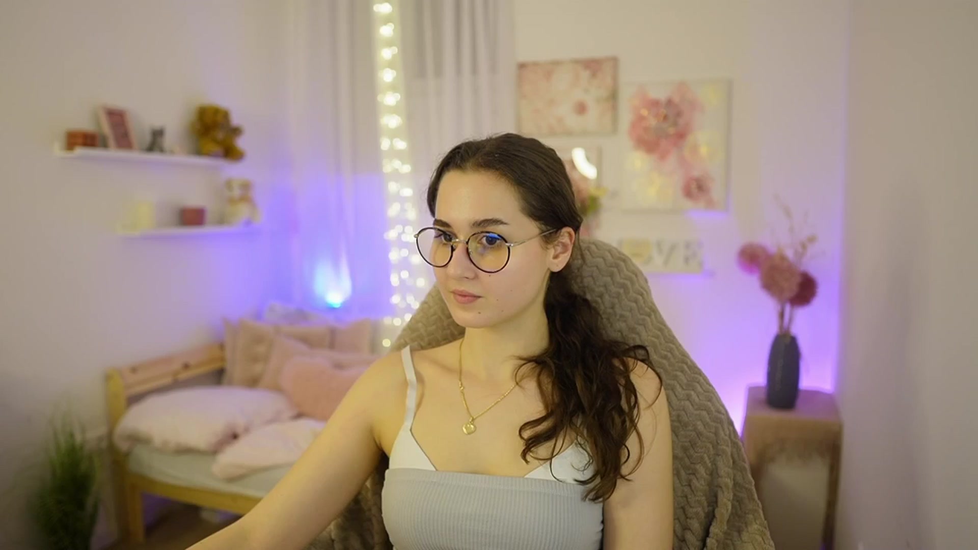Gallery image thumbnail from Anita_Grey_'s myfreecams stream on, 03/05/2026, 24:07 image 17 of 20