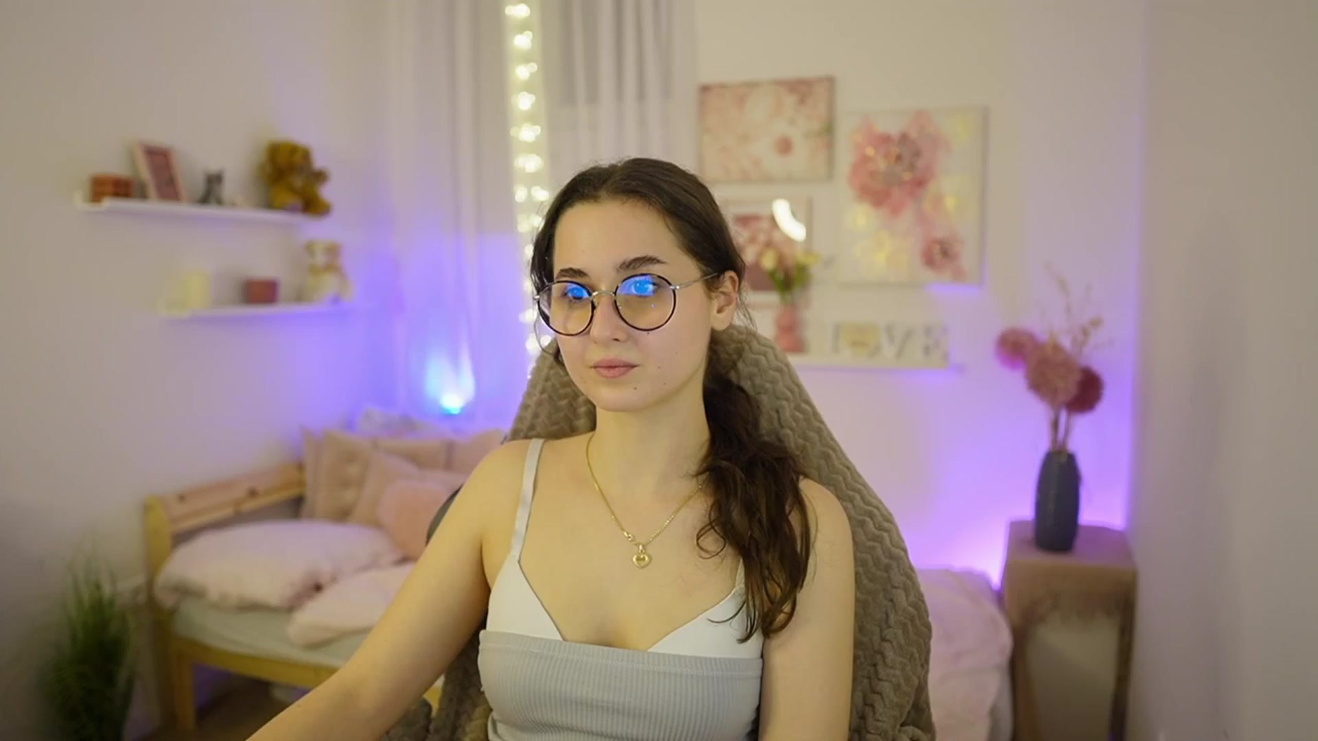 Gallery image thumbnail from Anita_Grey_'s myfreecams stream on, 03/05/2026, 24:07 image 1 of 20
