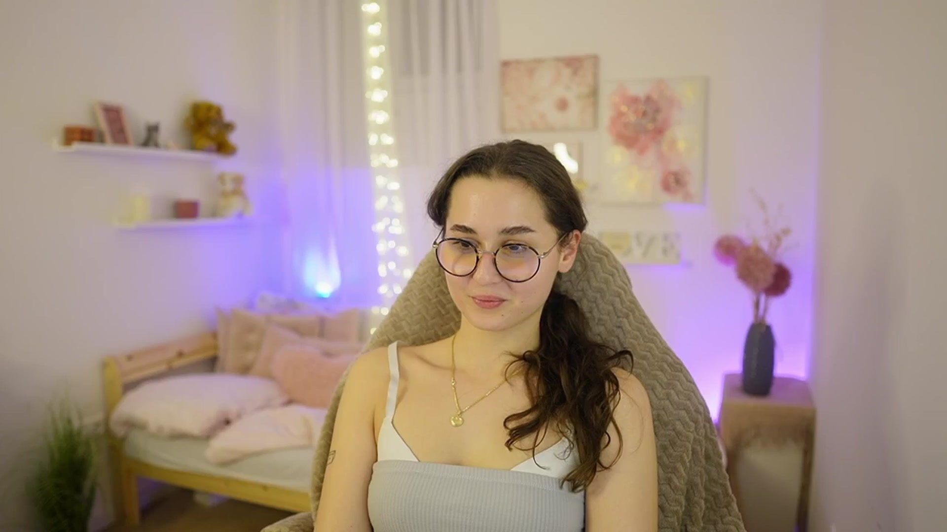 Gallery image thumbnail from Anita_Grey_'s myfreecams stream on, 03/05/2026, 24:07 image 19 of 20