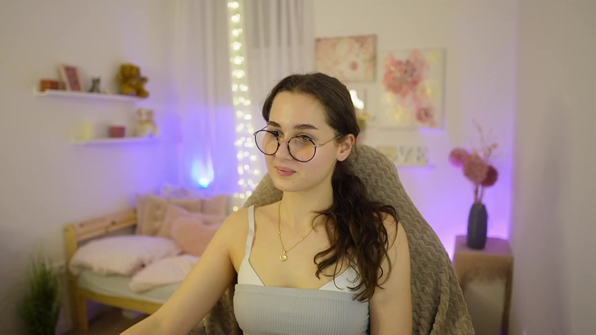 Gallery image thumbnail from Anita_Grey_'s myfreecams stream on, 03/05/2026, 24:07 image 16 of 20