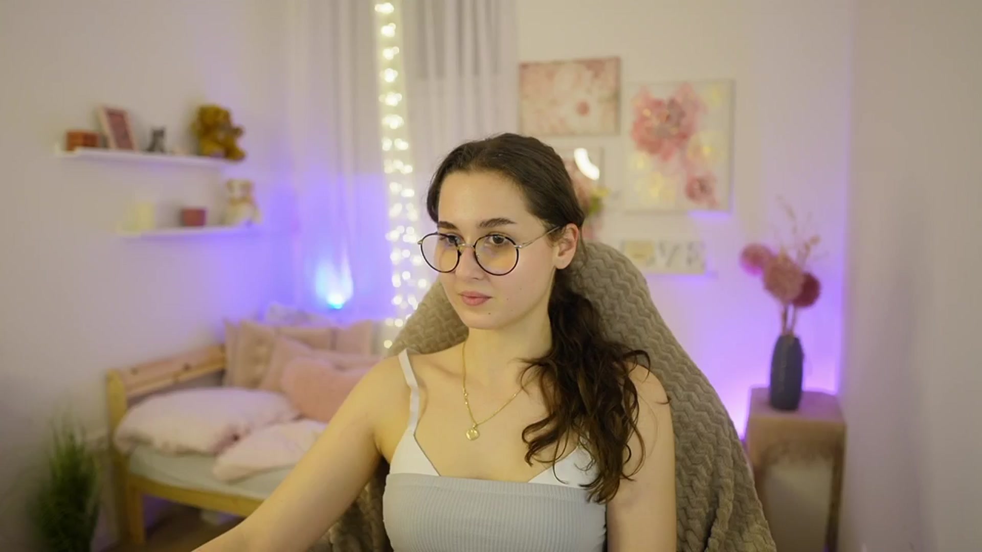 Gallery image thumbnail from Anita_Grey_'s myfreecams stream on, 03/05/2026, 24:07 image 18 of 20