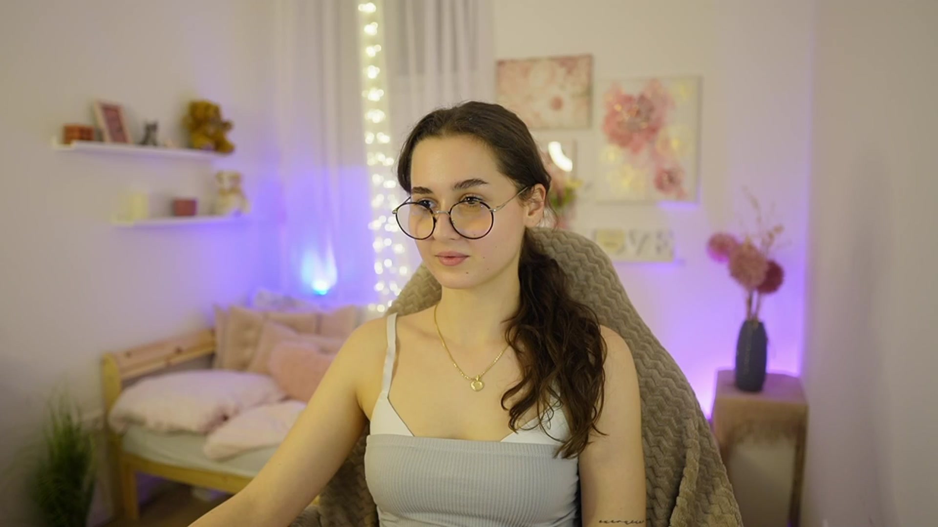 Gallery image thumbnail from Anita_Grey_'s myfreecams stream on, 03/05/2026, 24:07 image 13 of 20