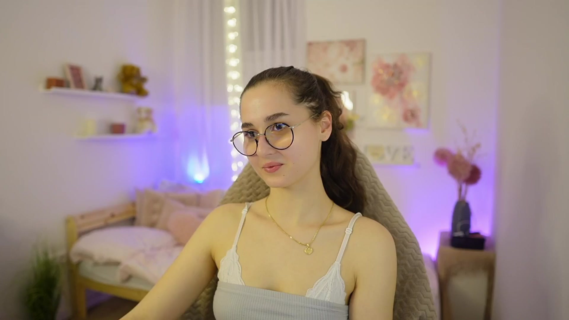 Gallery image thumbnail from Anita_Grey_'s myfreecams stream on, 03/05/2026, 21:16 image 3 of 20