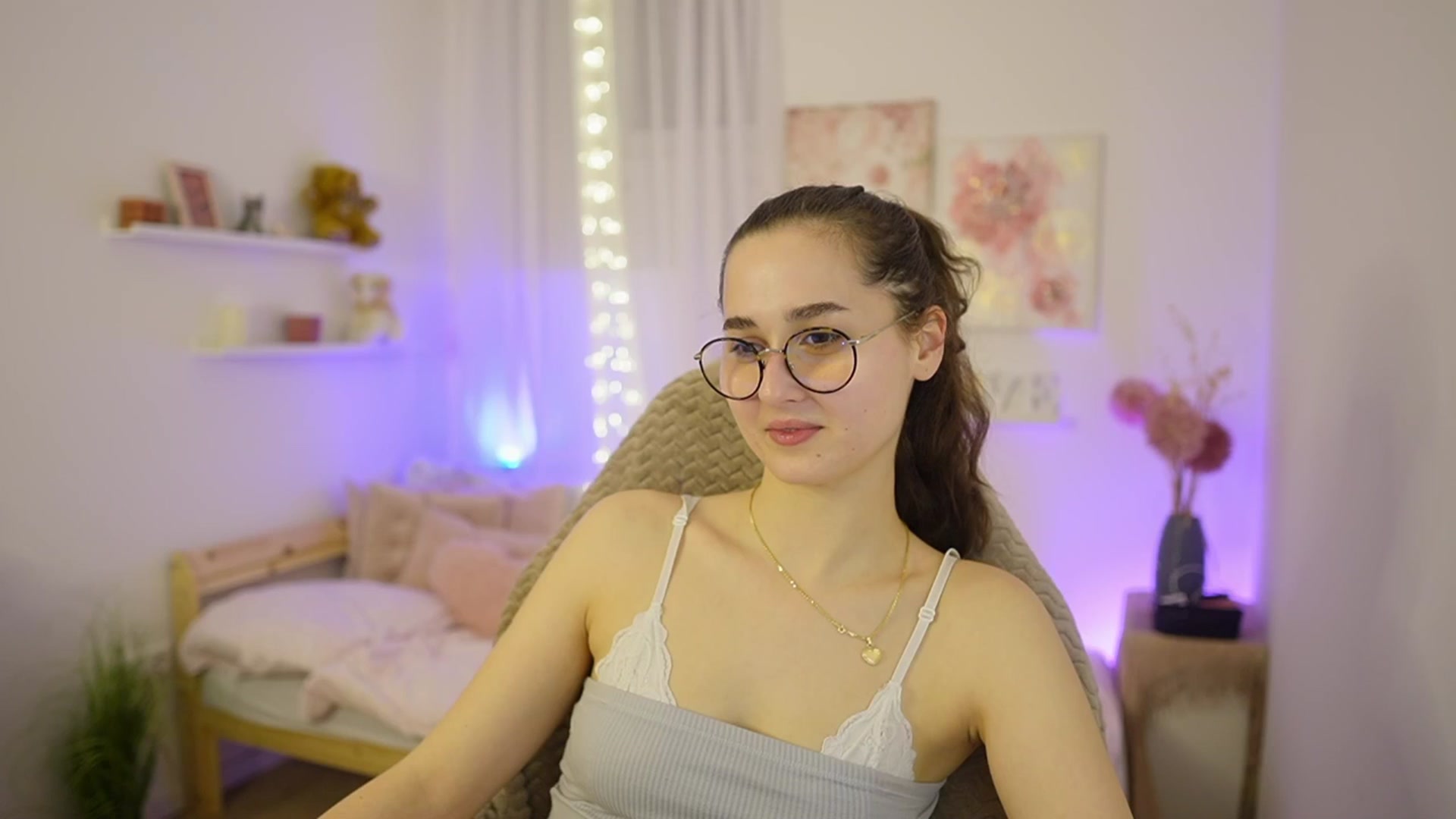 Gallery image thumbnail from Anita_Grey_'s myfreecams stream on, 03/05/2026, 21:16 image 10 of 20