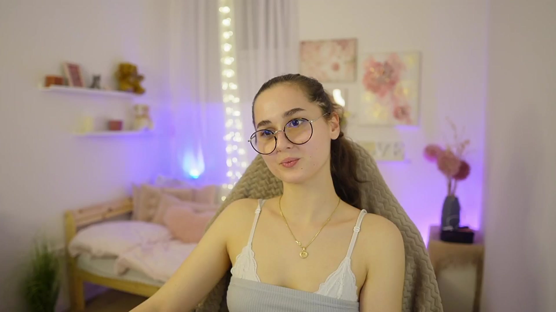 Gallery image thumbnail from Anita_Grey_'s myfreecams stream on, 03/05/2026, 21:16 image 18 of 20