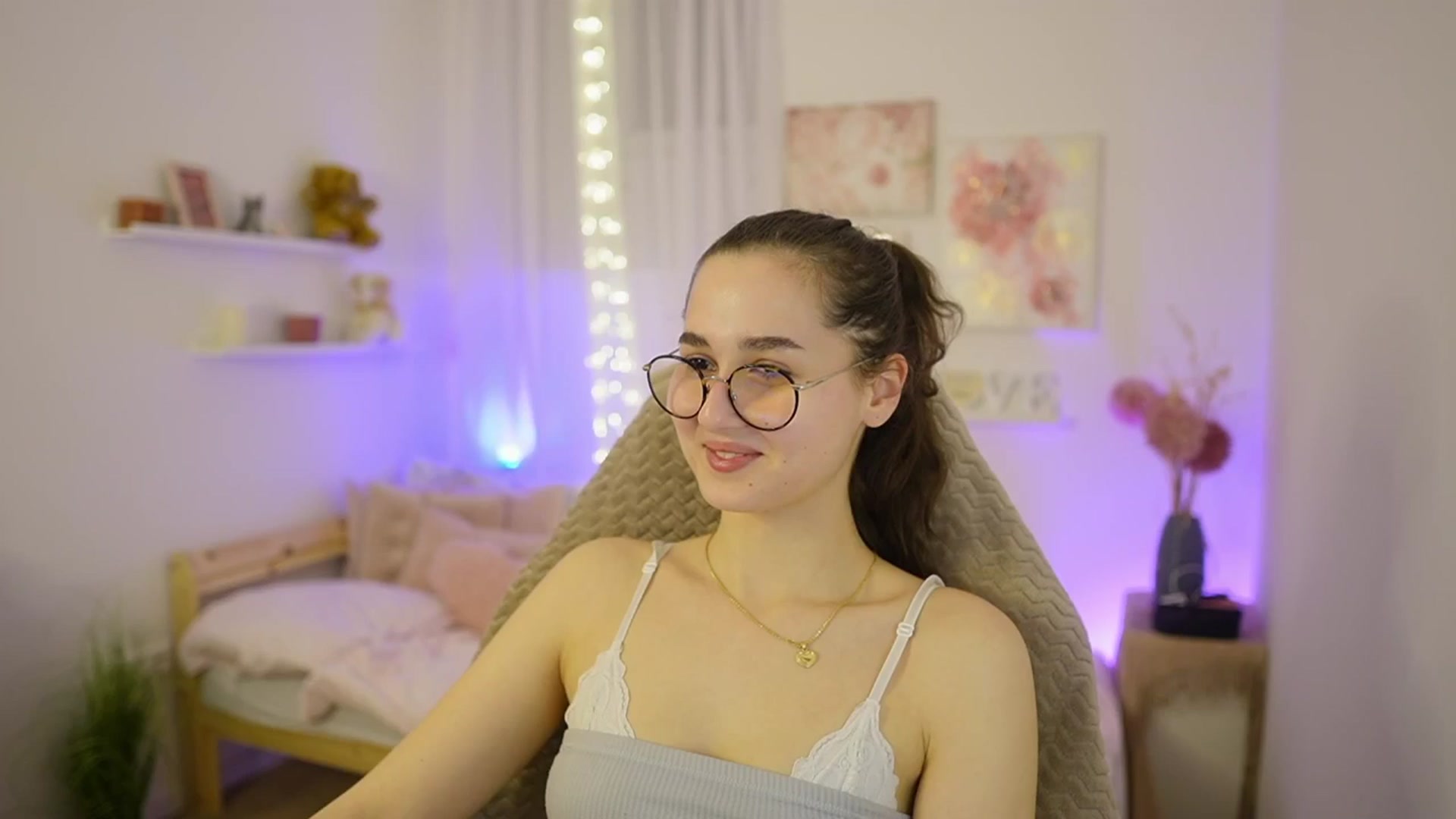 Gallery image thumbnail from Anita_Grey_'s myfreecams stream on, 03/05/2026, 21:16 image 7 of 20
