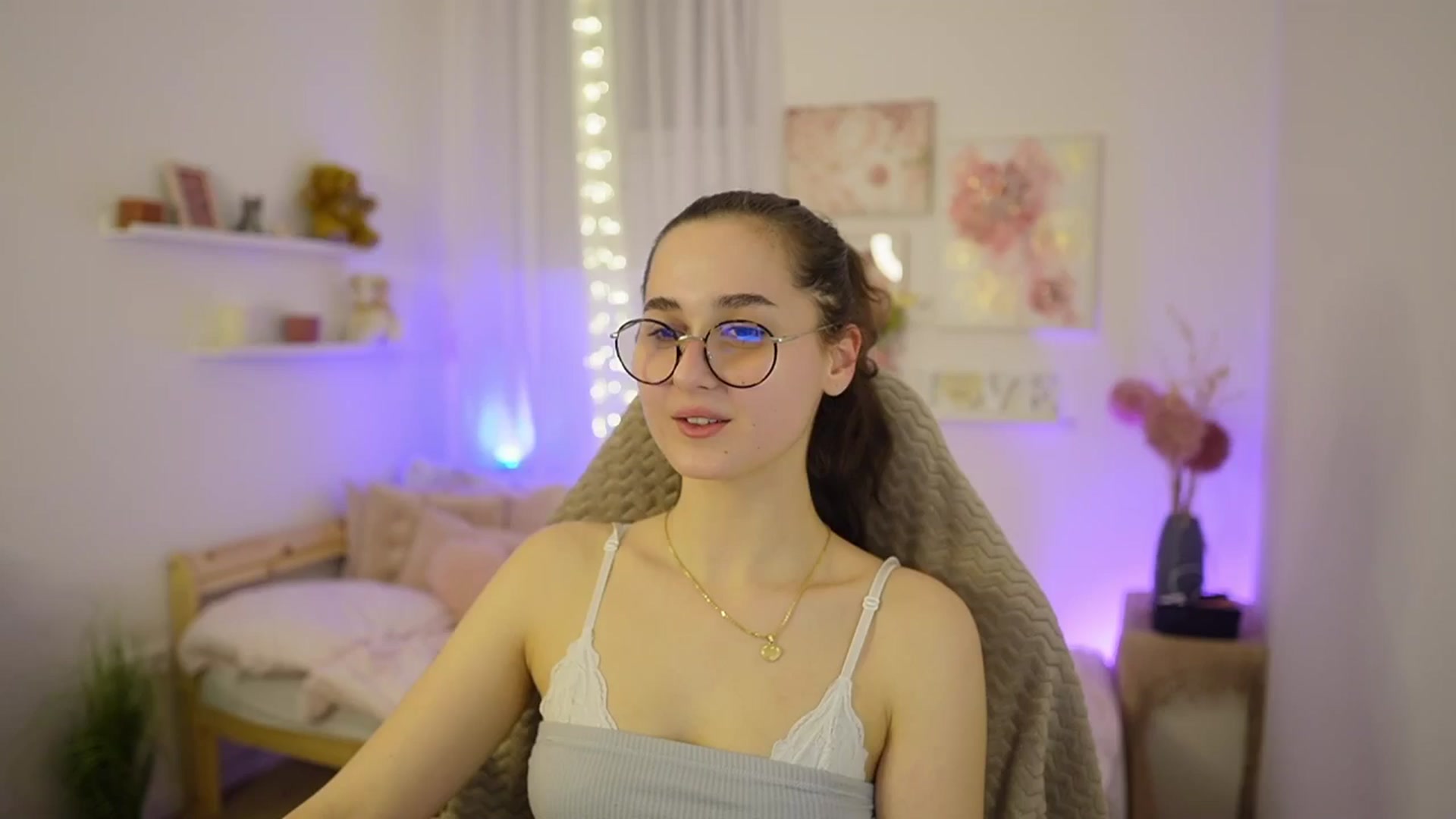 Gallery image thumbnail from Anita_Grey_'s myfreecams stream on, 03/05/2026, 21:16 image 2 of 20