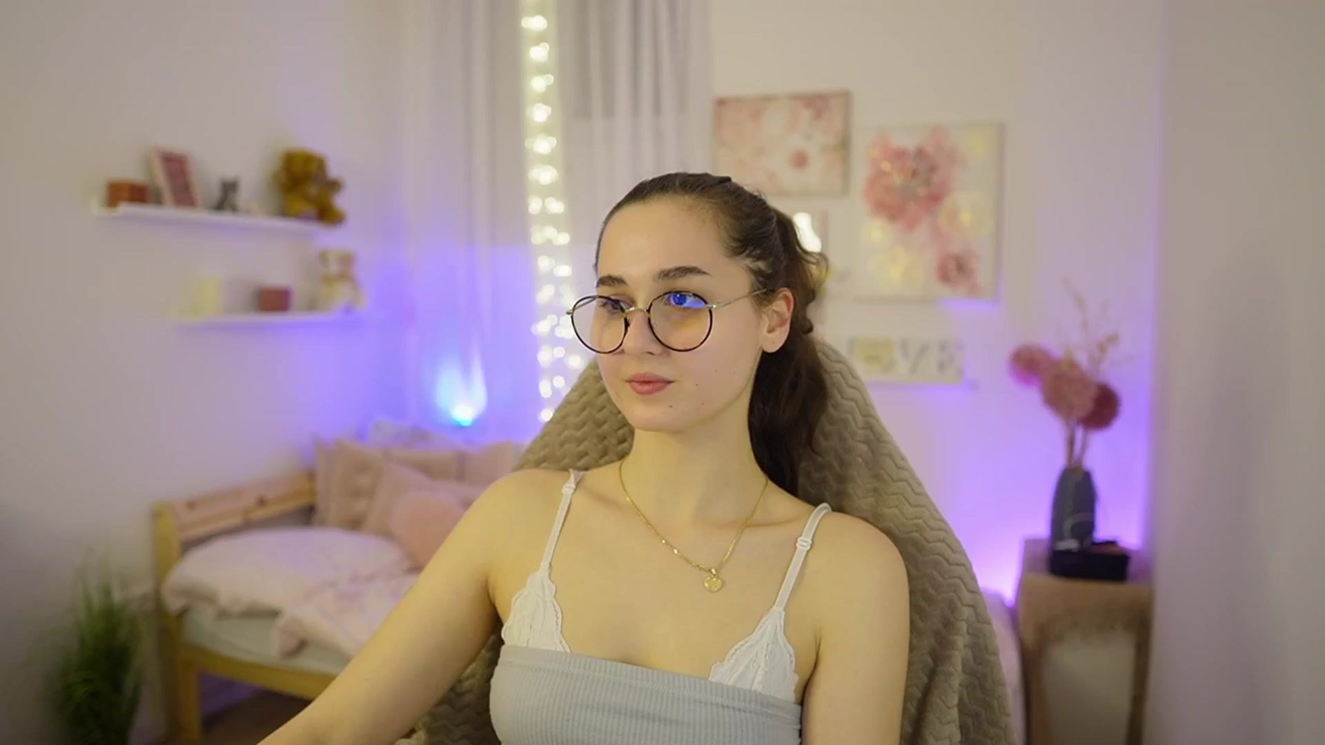 Gallery image thumbnail from Anita_Grey_'s myfreecams stream on, 03/05/2026, 21:16 image 1 of 20