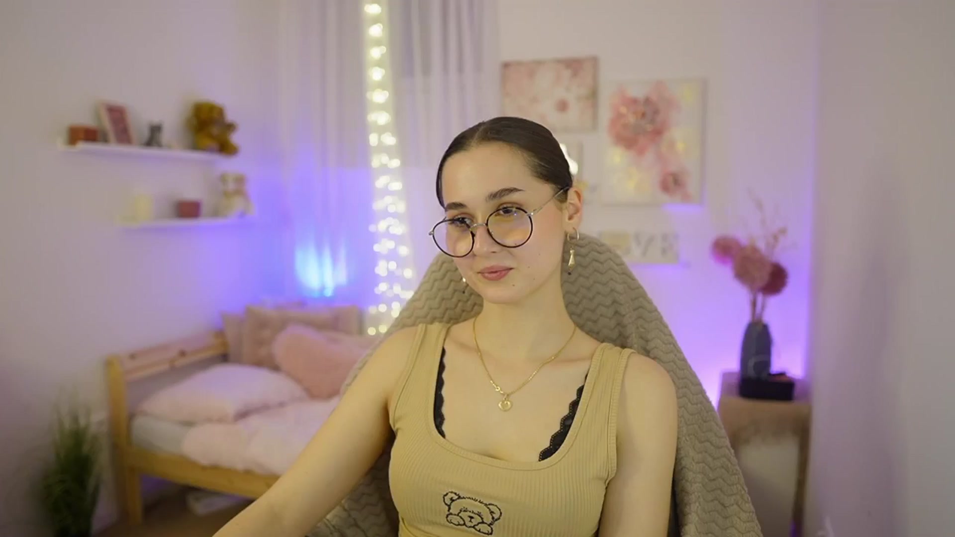 Gallery image thumbnail from Anita_Grey_'s myfreecams stream on, 03/07/2026, 20:06 image 16 of 20