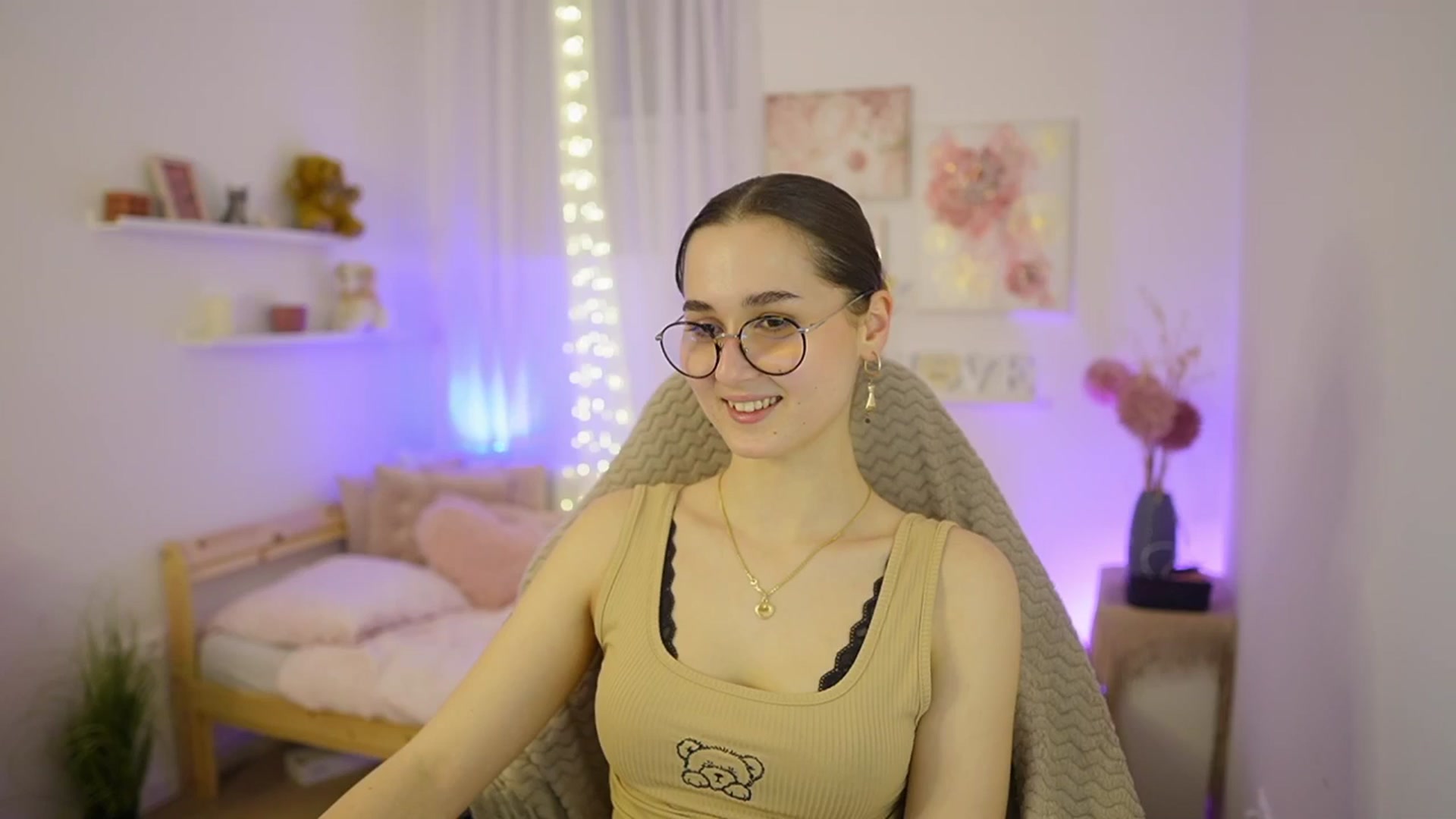 Gallery image thumbnail from Anita_Grey_'s myfreecams stream on, 03/07/2026, 20:06 image 7 of 20
