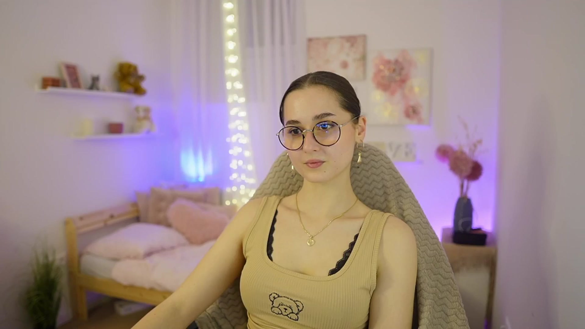 Gallery image thumbnail from Anita_Grey_'s myfreecams stream on, 03/07/2026, 20:06 image 19 of 20