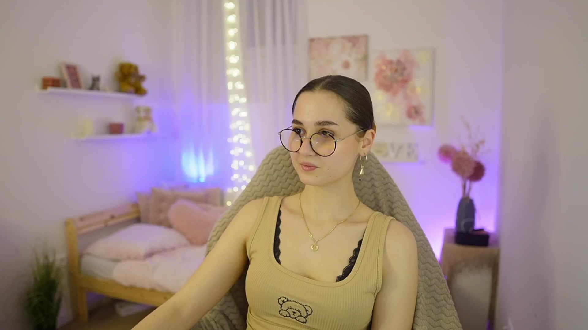 Gallery image thumbnail from Anita_Grey_'s myfreecams stream on, 03/07/2026, 20:06 image 1 of 20