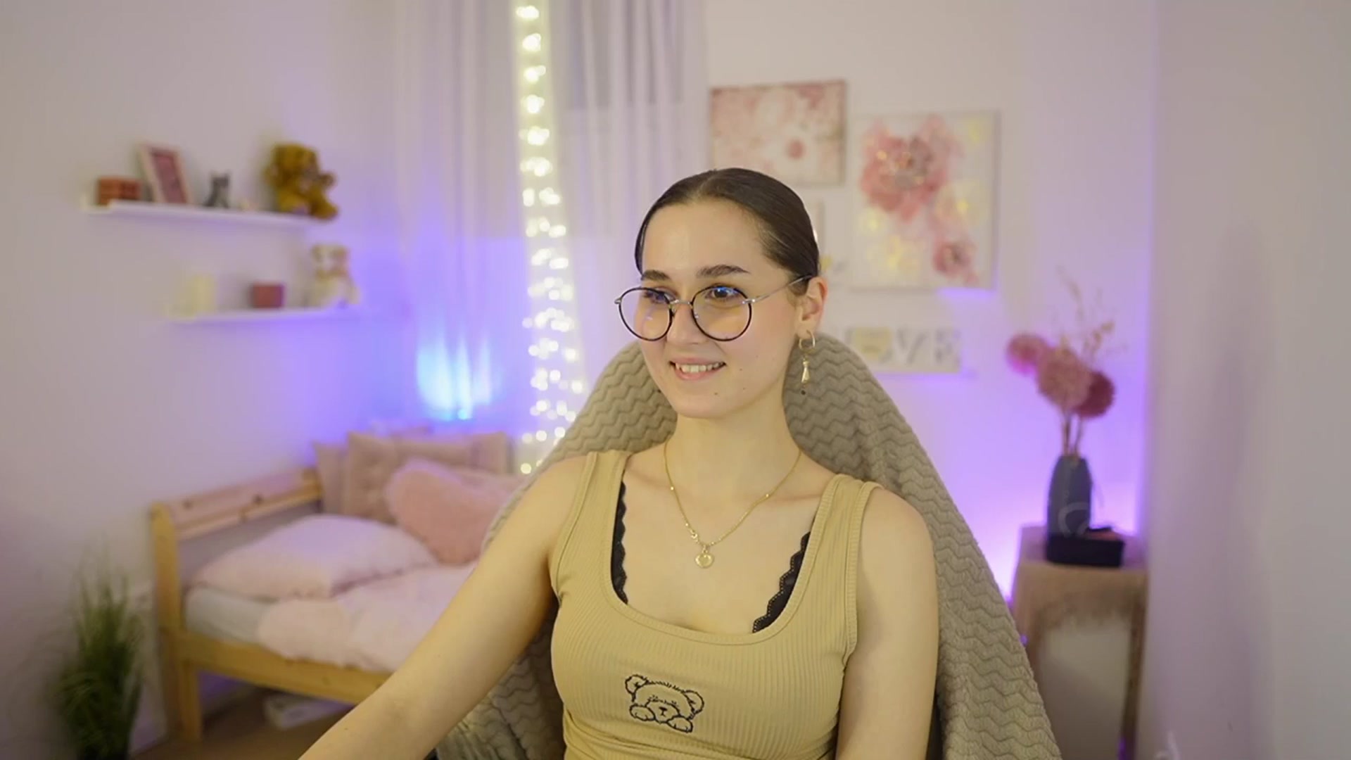 Gallery image thumbnail from Anita_Grey_'s myfreecams stream on, 03/07/2026, 20:06 image 9 of 20