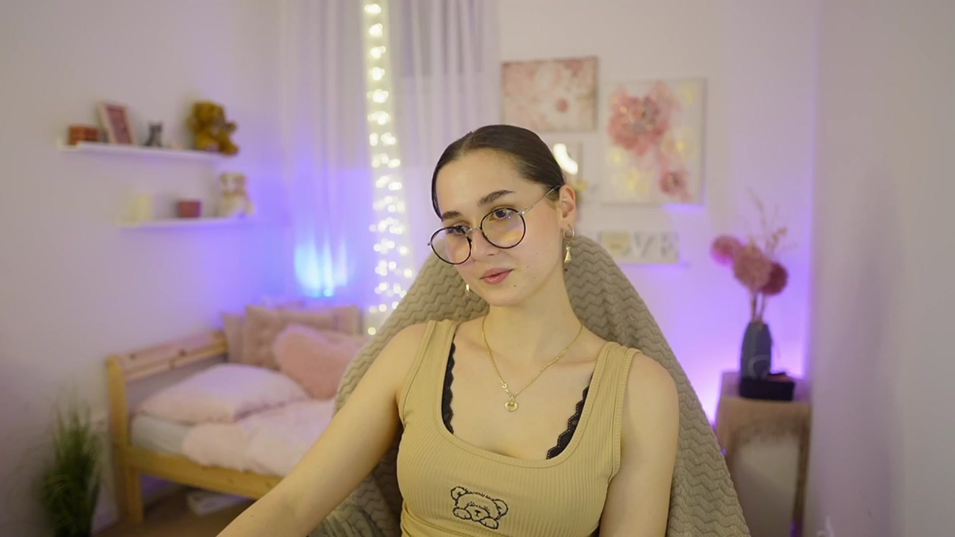 Gallery image thumbnail from Anita_Grey_'s myfreecams stream on, 03/07/2026, 20:06 image 2 of 20