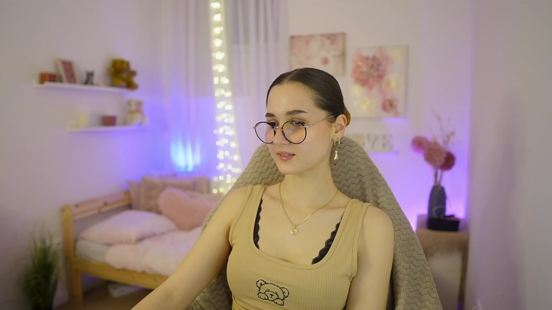 Gallery image thumbnail from Anita_Grey_'s myfreecams stream on, 03/07/2026, 20:06 image 18 of 20