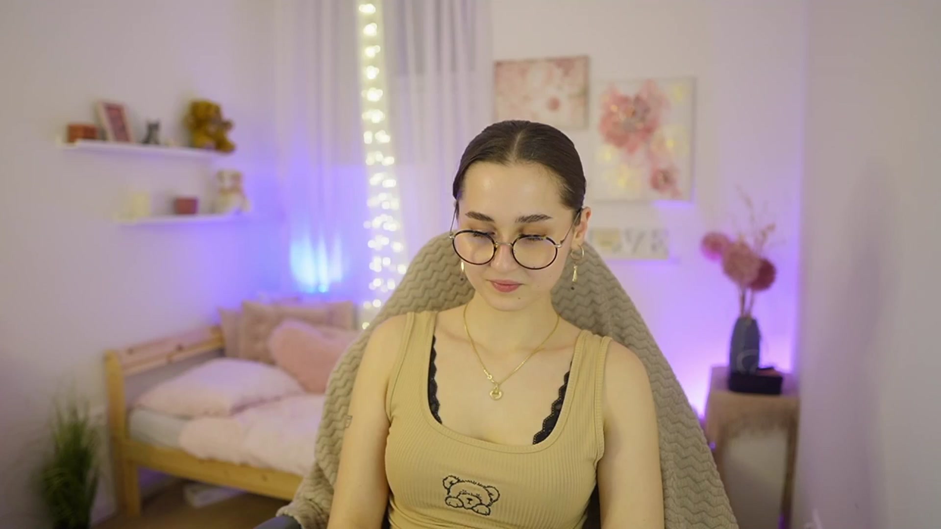 Gallery image thumbnail from Anita_Grey_'s myfreecams stream on, 03/07/2026, 20:06 image 10 of 20