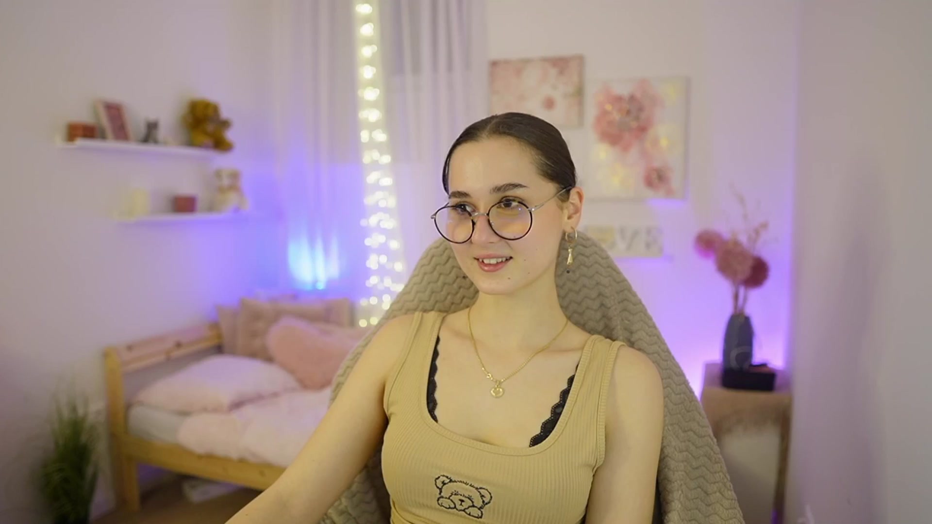 Gallery image thumbnail from Anita_Grey_'s myfreecams stream on, 03/07/2026, 20:06 image 15 of 20