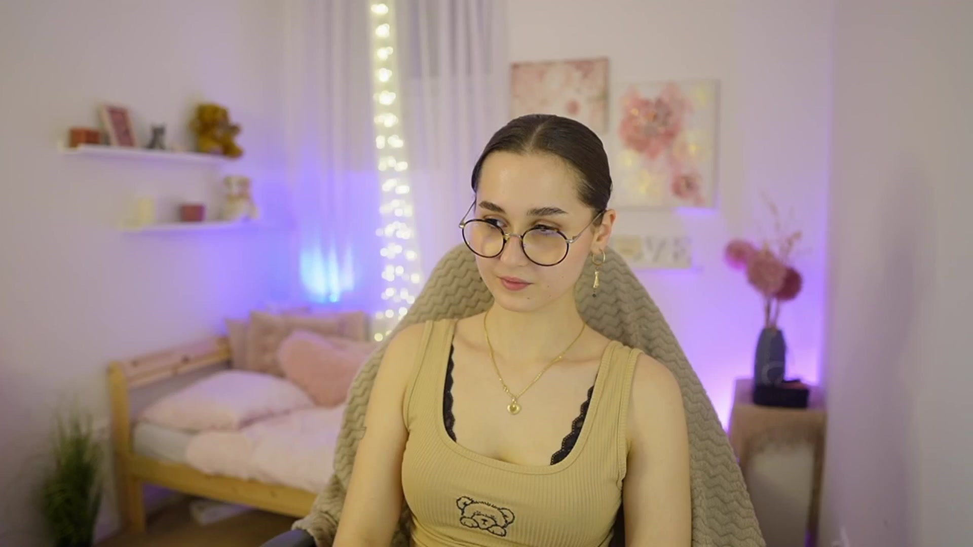 Gallery image thumbnail from Anita_Grey_'s myfreecams stream on, 03/07/2026, 20:06 image 6 of 20