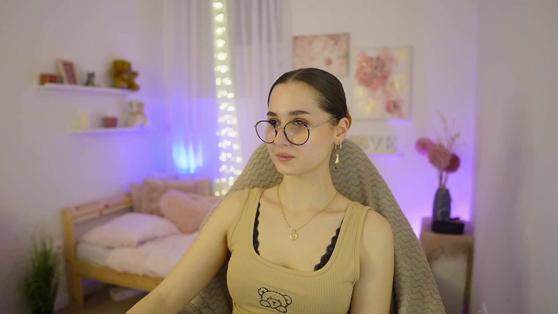 Gallery image thumbnail from Anita_Grey_'s myfreecams stream on, 03/07/2026, 20:06 image 17 of 20