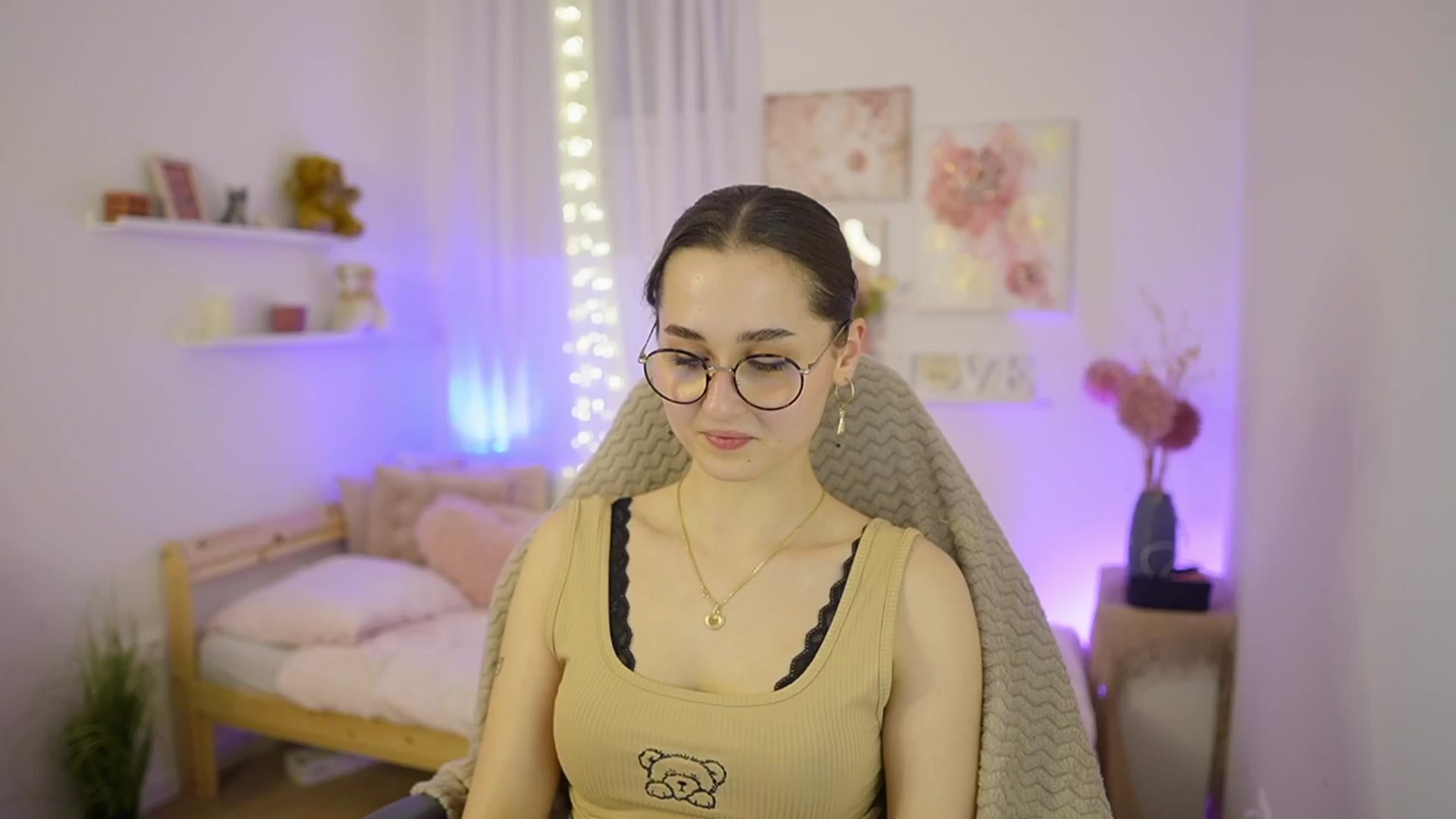 Gallery image thumbnail from Anita_Grey_'s myfreecams stream on, 03/07/2026, 20:49 image 15 of 20