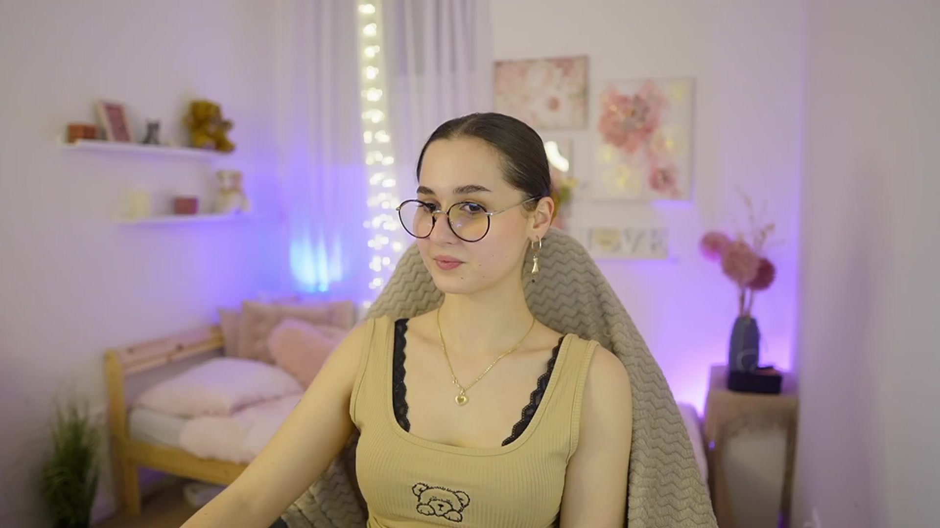 Gallery image thumbnail from Anita_Grey_'s myfreecams stream on, 03/07/2026, 20:49 image 2 of 20