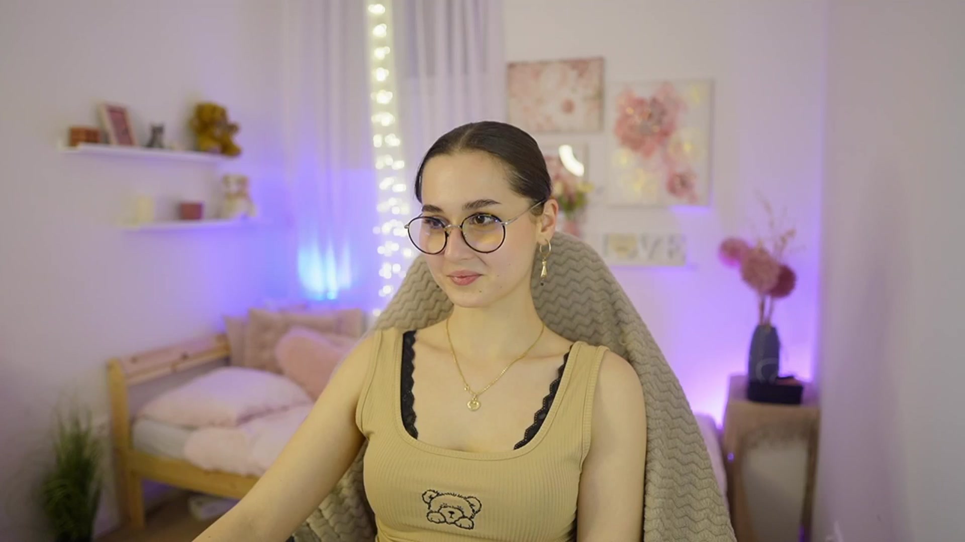 Gallery image thumbnail from Anita_Grey_'s myfreecams stream on, 03/07/2026, 20:49 image 13 of 20