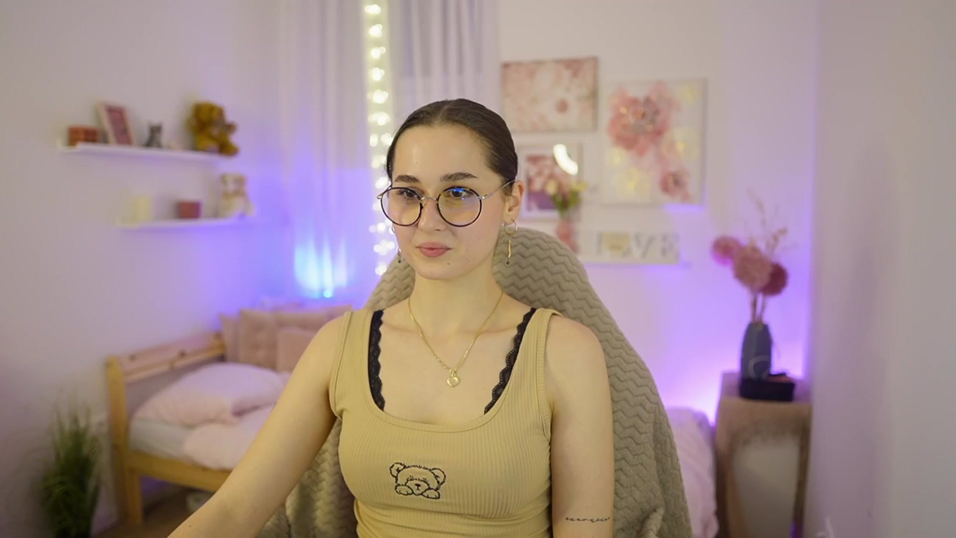 Gallery image thumbnail from Anita_Grey_'s myfreecams stream on, 03/07/2026, 22:07 image 12 of 20
