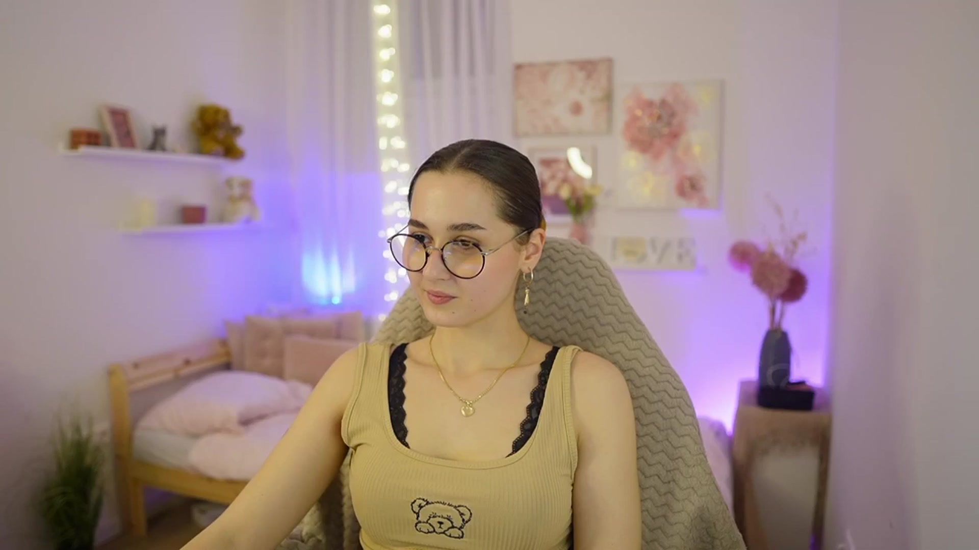 Gallery image thumbnail from Anita_Grey_'s myfreecams stream on, 03/07/2026, 22:07 image 8 of 20