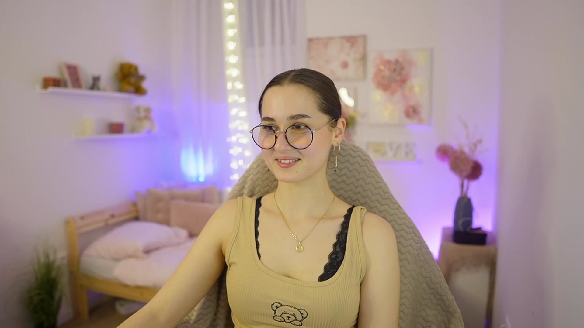 Gallery image thumbnail from Anita_Grey_'s myfreecams stream on, 03/07/2026, 22:07 image 2 of 20