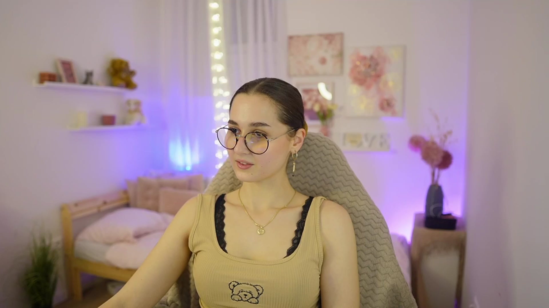 Gallery image thumbnail from Anita_Grey_'s myfreecams stream on, 03/07/2026, 22:07 image 9 of 20
