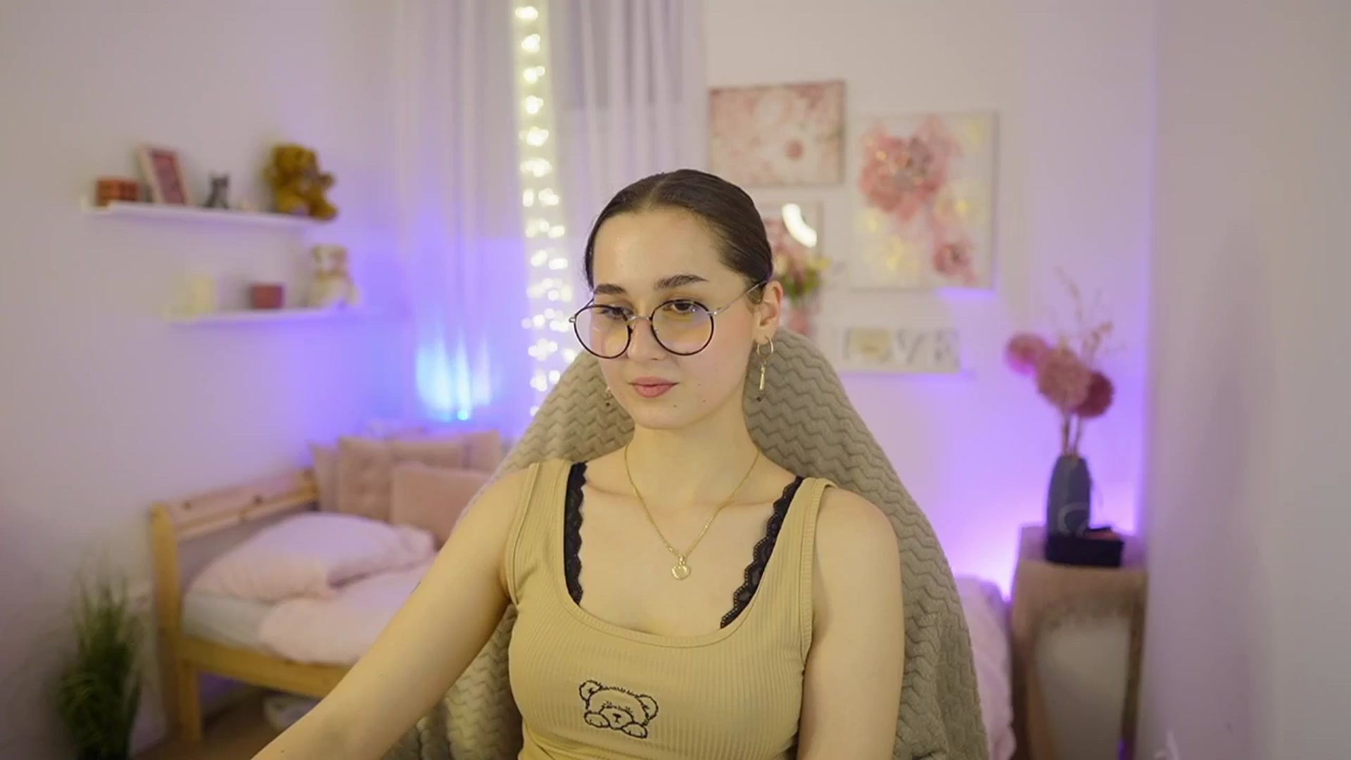 Gallery image thumbnail from Anita_Grey_'s myfreecams stream on, 03/07/2026, 22:07 image 15 of 20