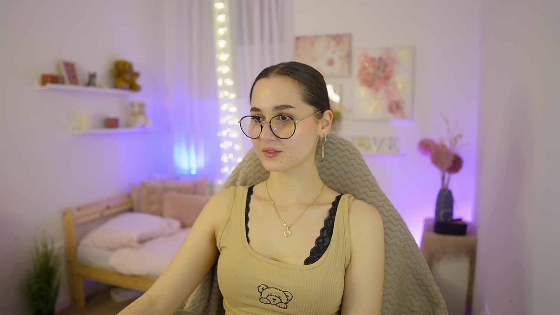 Gallery image thumbnail from Anita_Grey_'s myfreecams stream on, 03/07/2026, 22:07 image 1 of 20