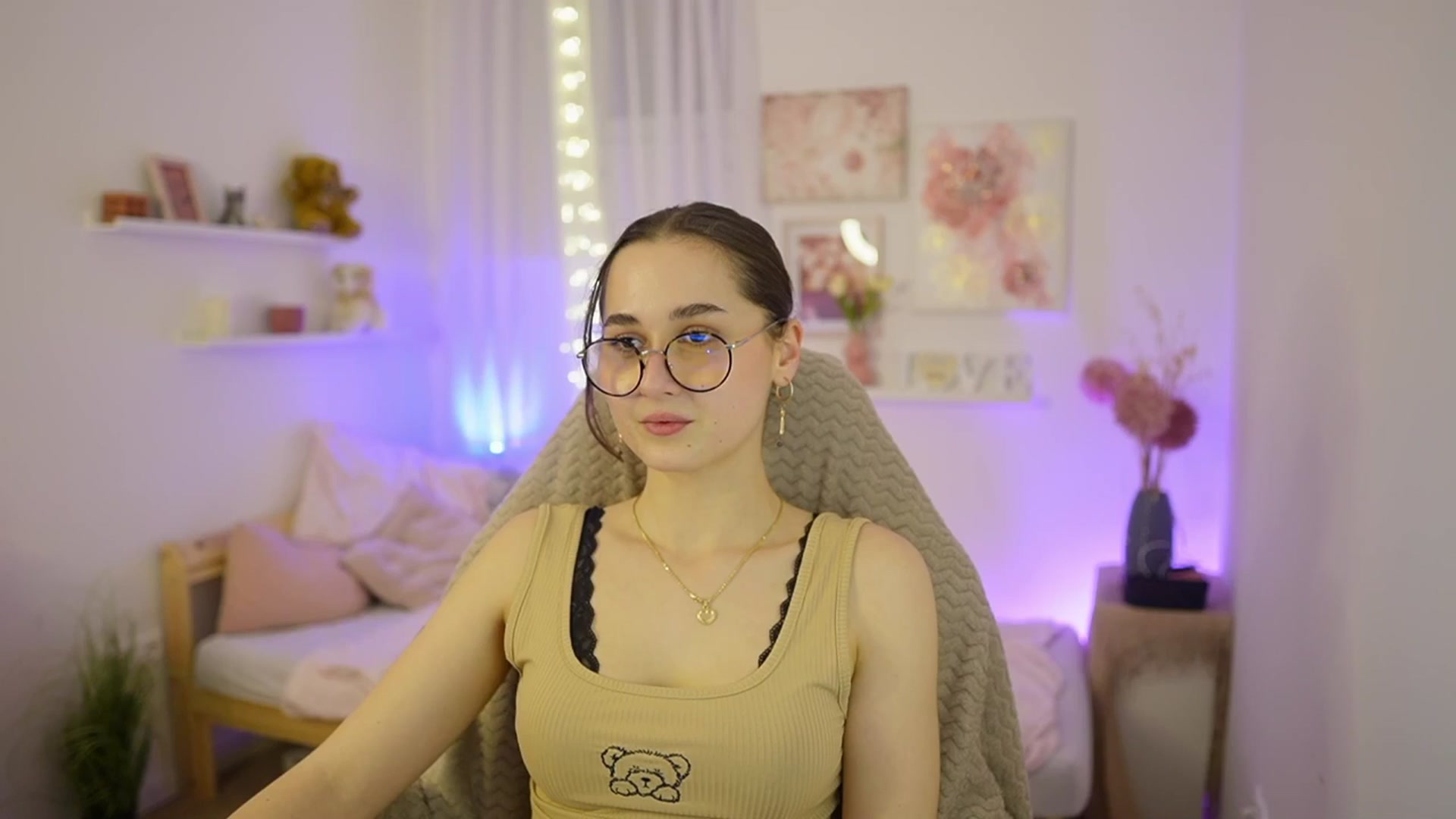 Gallery image thumbnail from Anita_Grey_'s myfreecams stream on, 03/07/2026, 23:49 image 2 of 20