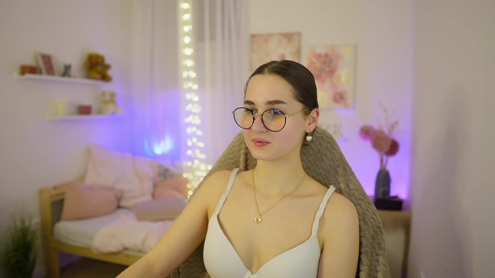 Gallery image thumbnail from Anita_Grey_'s myfreecams stream on, 03/08/2026, 20:39 image 3 of 20