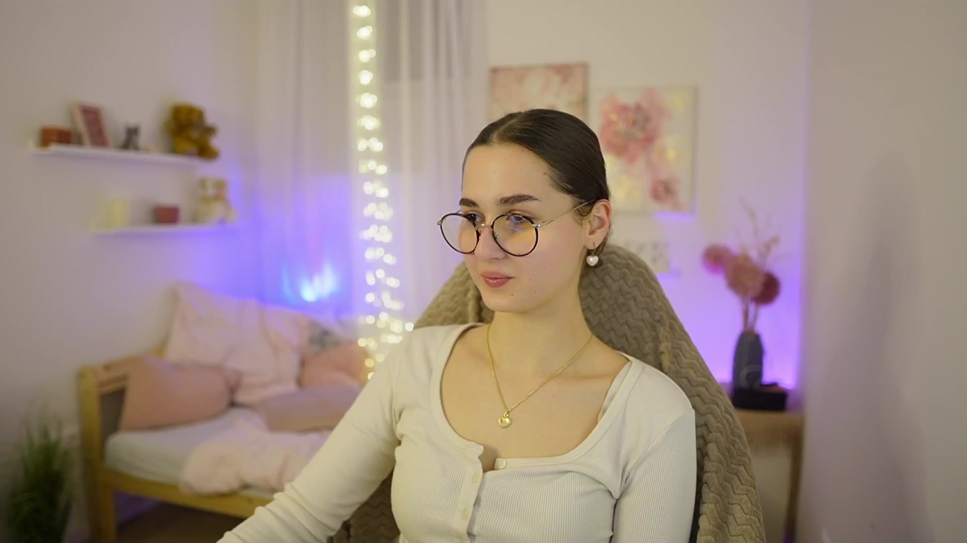 Gallery image thumbnail from Anita_Grey_'s myfreecams stream on, 03/08/2026, 20:39 image 1 of 20