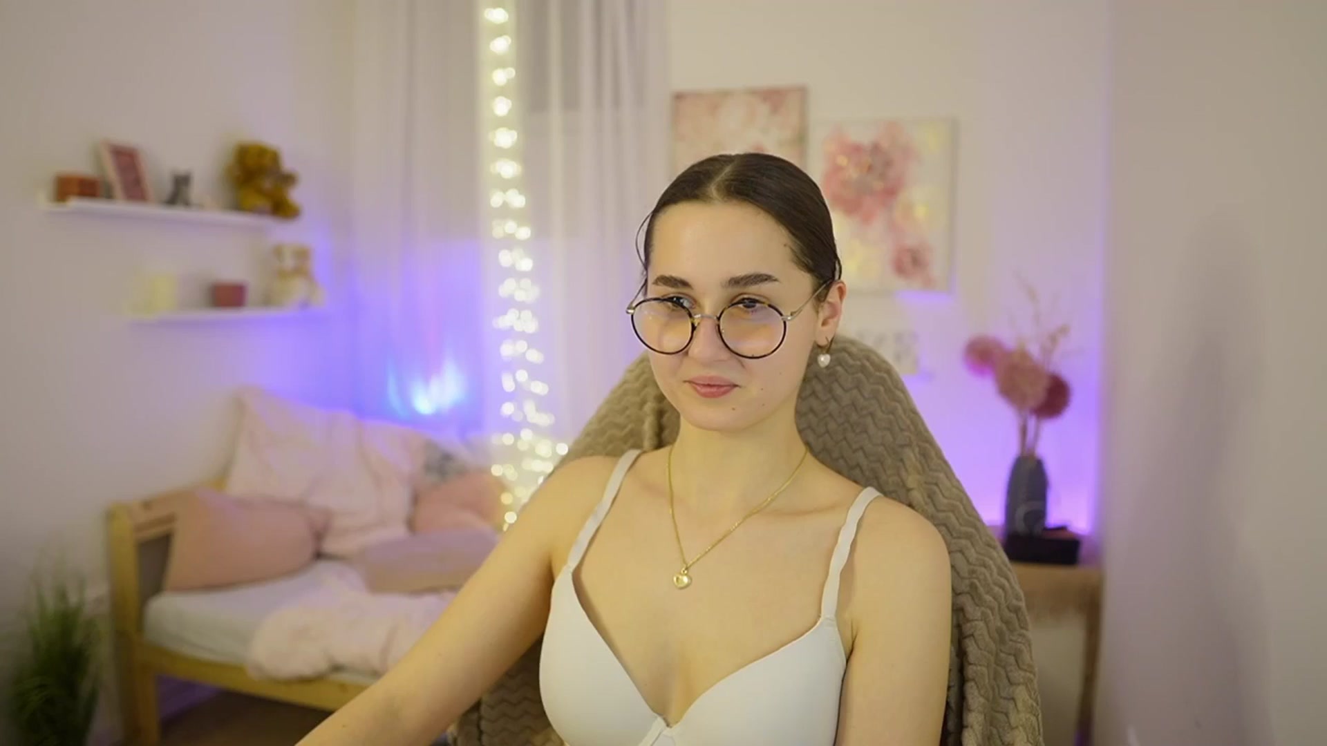 Gallery image thumbnail from Anita_Grey_'s myfreecams stream on, 03/08/2026, 20:39 image 2 of 20