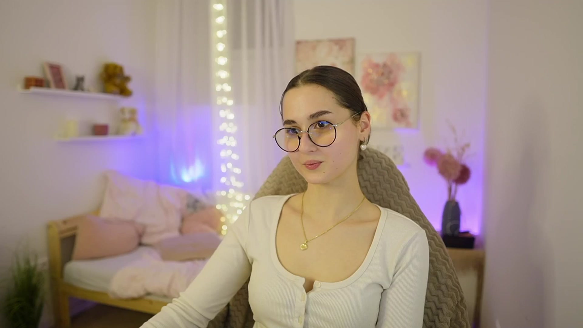 Gallery image thumbnail from Anita_Grey_'s myfreecams stream on, 03/08/2026, 20:39 image 12 of 20
