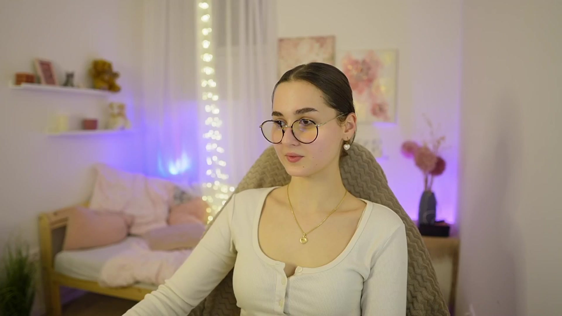 Gallery image thumbnail from Anita_Grey_'s myfreecams stream on, 03/08/2026, 20:39 image 13 of 20