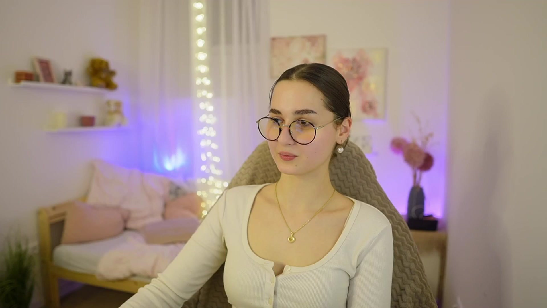 Gallery image thumbnail from Anita_Grey_'s myfreecams stream on, 03/08/2026, 20:39 image 14 of 20