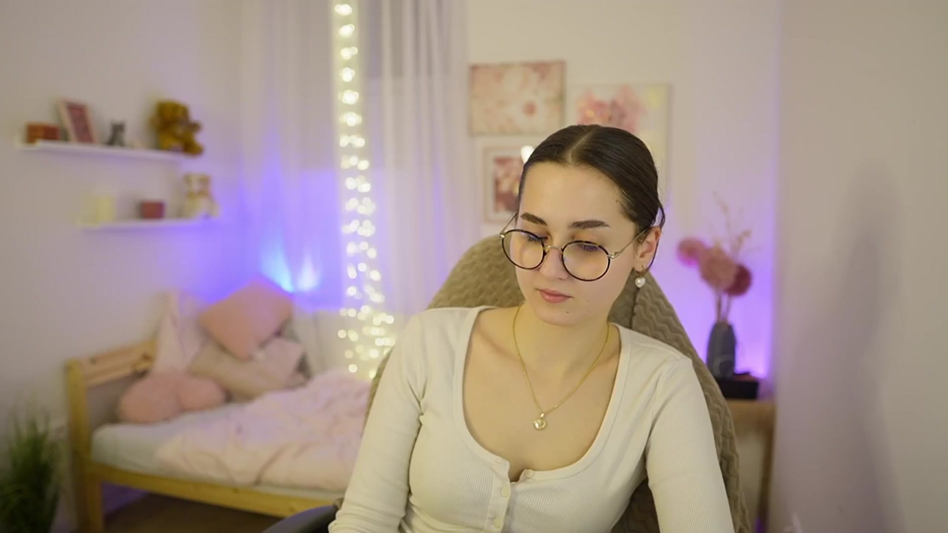 Gallery image thumbnail from Anita_Grey_'s myfreecams stream on, 03/08/2026, 22:21 image 10 of 20