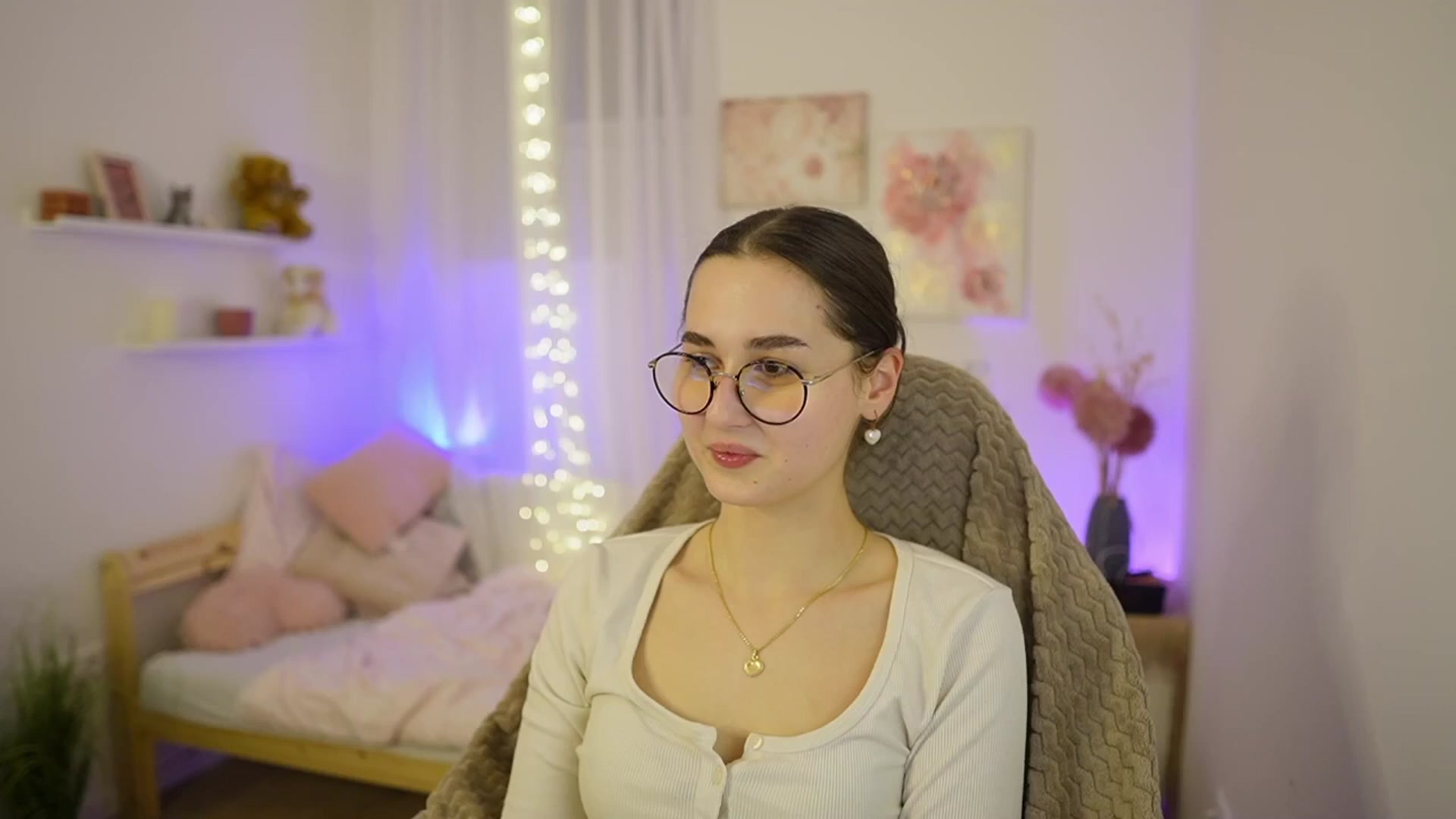 Gallery image thumbnail from Anita_Grey_'s myfreecams stream on, 03/08/2026, 22:21 image 3 of 20