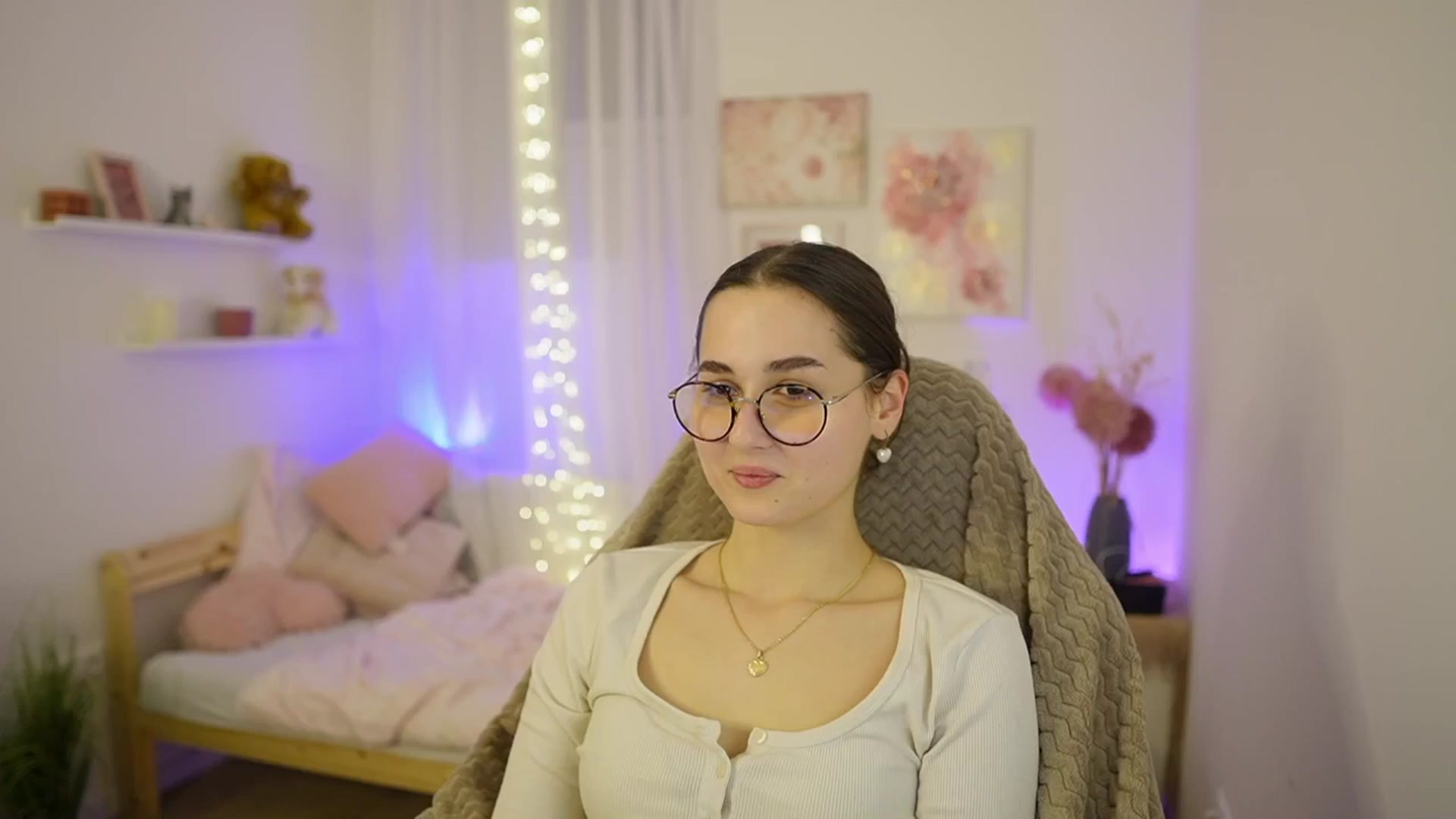 Gallery image thumbnail from Anita_Grey_'s myfreecams stream on, 03/08/2026, 22:21 image 5 of 20