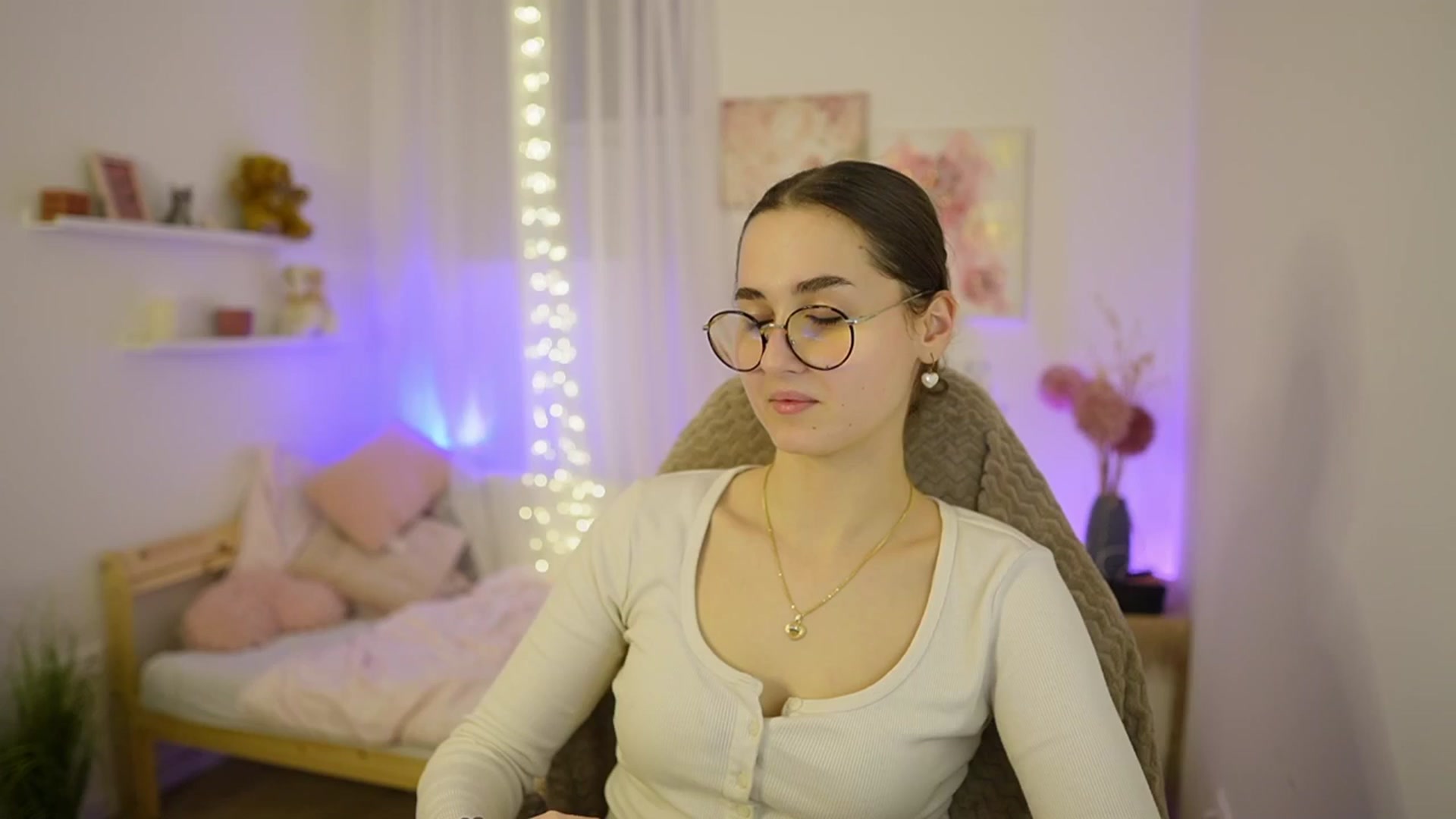 Gallery image thumbnail from Anita_Grey_'s myfreecams stream on, 03/08/2026, 22:21 image 12 of 20